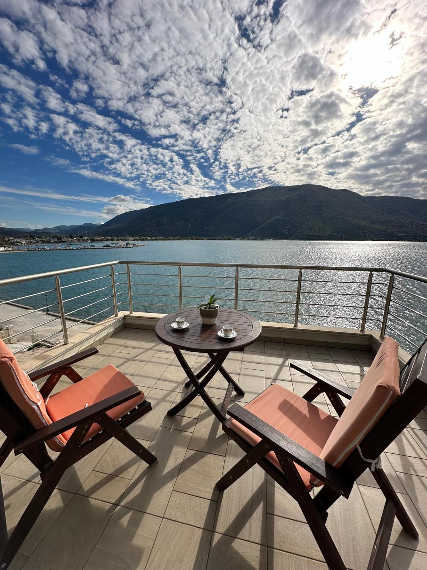 Ocean Views Apartment Plataria Exterior photo